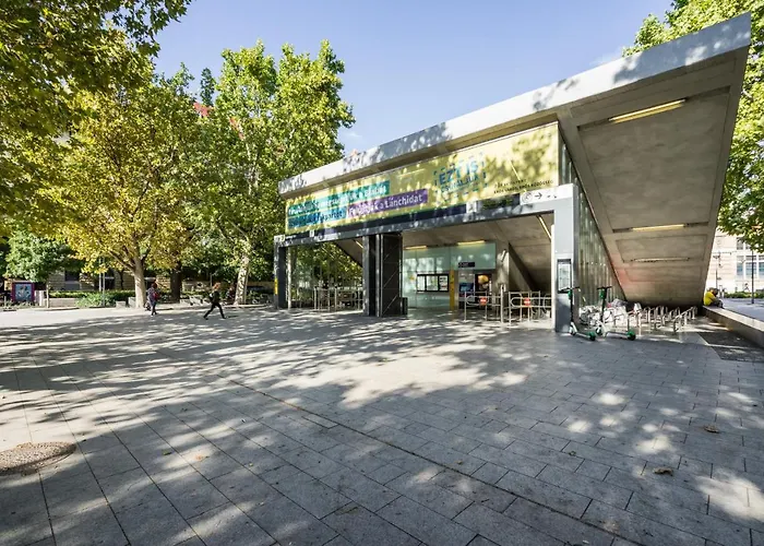 Live Star Apartment